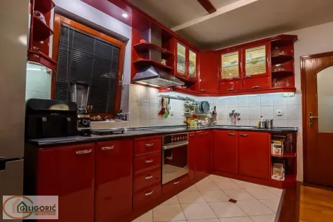 Sale, four bedroom apartment, 104m², Stari Grad, Beograd - image 2
