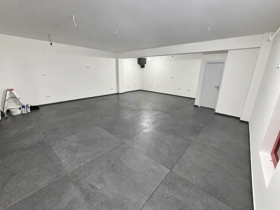 Sale, office space, 54m², Momišići, Podgorica