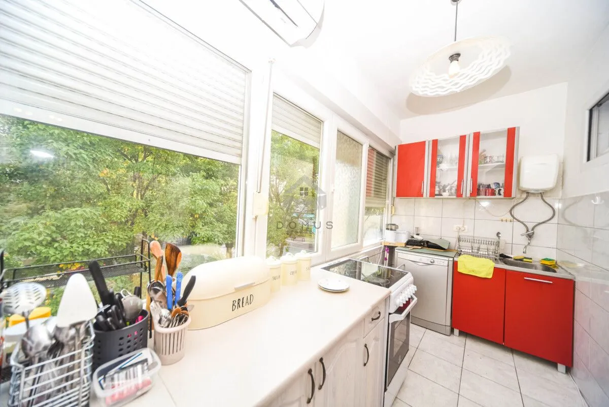 Izdavanje, dvosoban stan, 70m², Centar, Podgorica