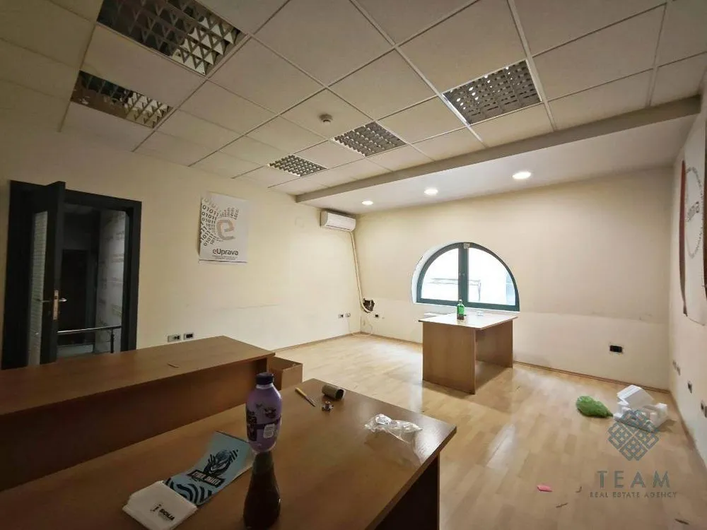 Prodaja, poslovni prostor, 315m², Centar, Podgorica