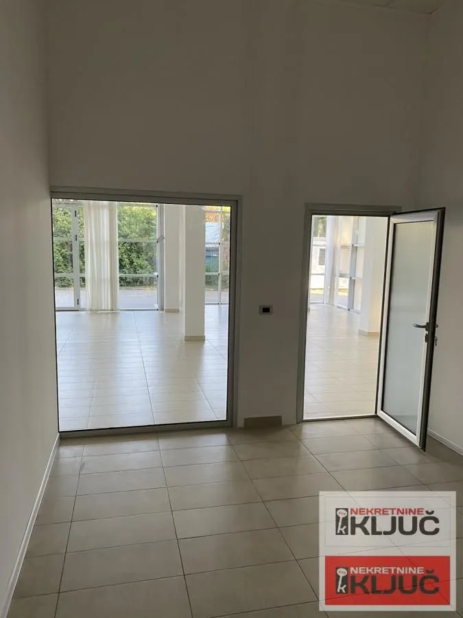 Rent, office space, 400m², Novo naselje, Novi Sad