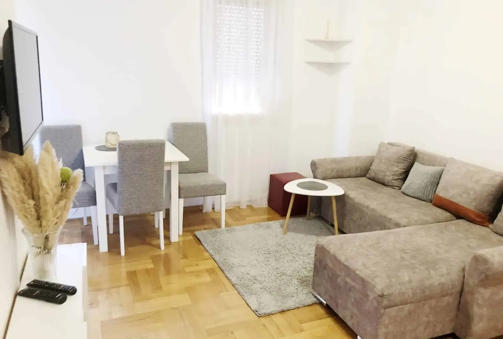 Izdavanje, jednosoban stan, 36m², Stari Aerodrom, Podgorica