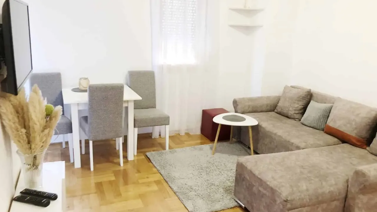 Izdavanje, jednosoban stan, 36m², Stari Aerodrom, Podgorica