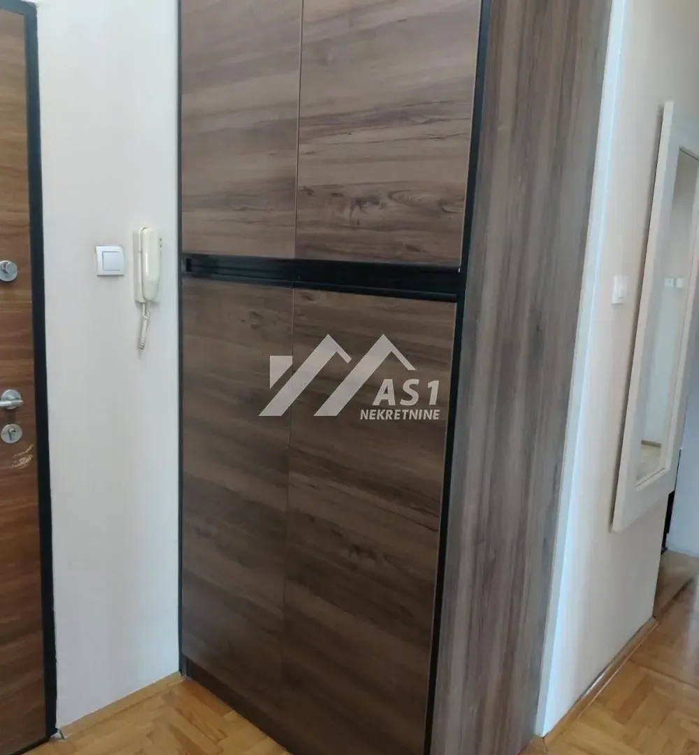 Prodaja, trosoban stan, 68m², Detelinara, Novi Sad Sve Podlokacije