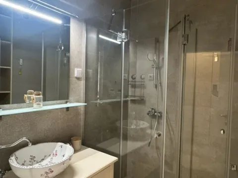 Izdavanje, jednosoban stan, 47m², Podgorica, Crna Gora - image 11