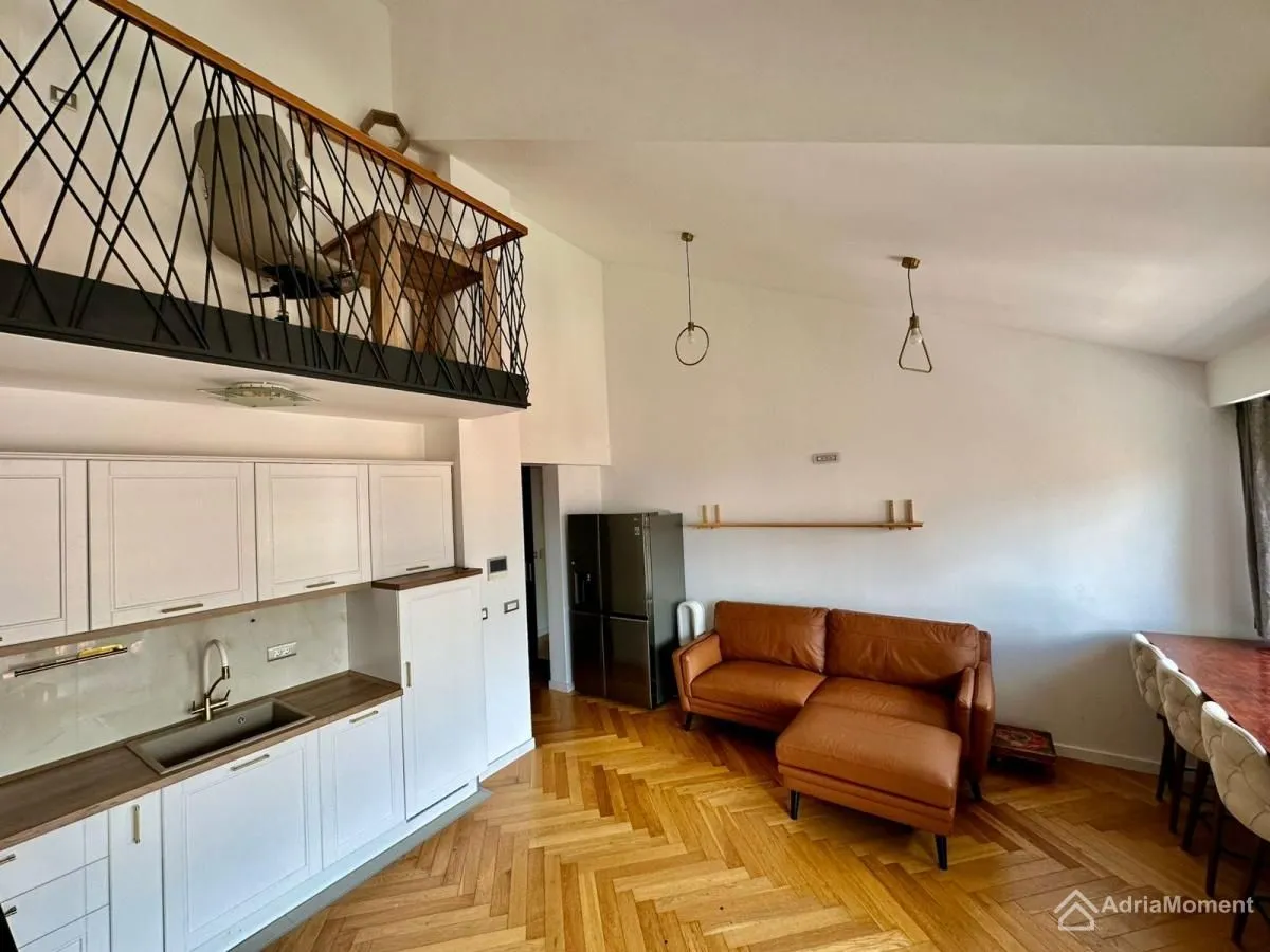 Prodaja, dvosoban stan, 68m², Centar, Tivat