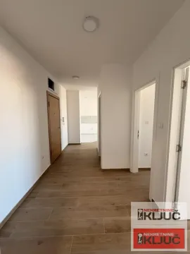 Prodaja, trosoban stan, 65m², Bulevar patrijarha Pavla, Novi Sad Sve Podlokacije - image 5