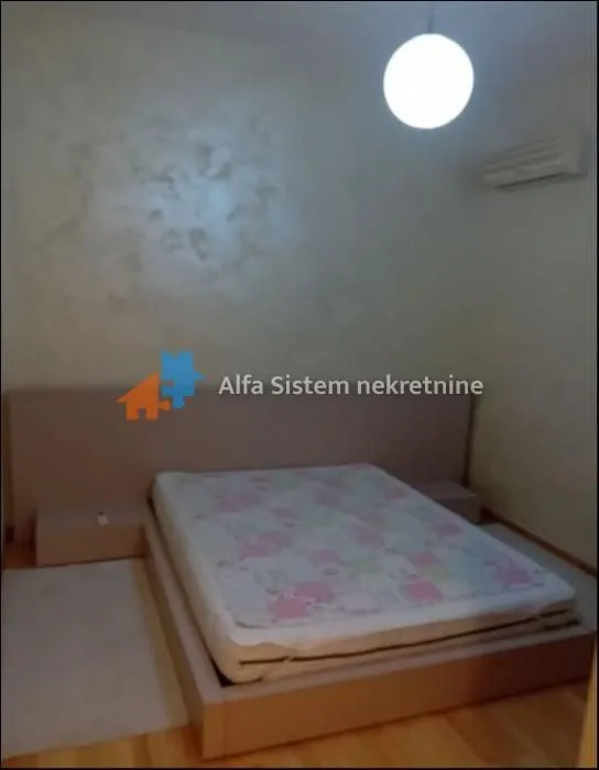 Izdavanje, trosoban stan, 98m², Savski Venac, Beograd