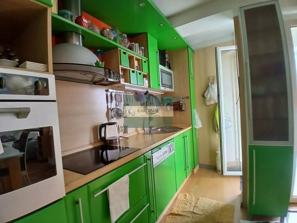 Izdavanje, trosoban stan, 78m², Centar, Jagodina