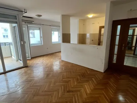 Rent, two bedroom apartment, 75m², Blok 9, Podgorica - image 3