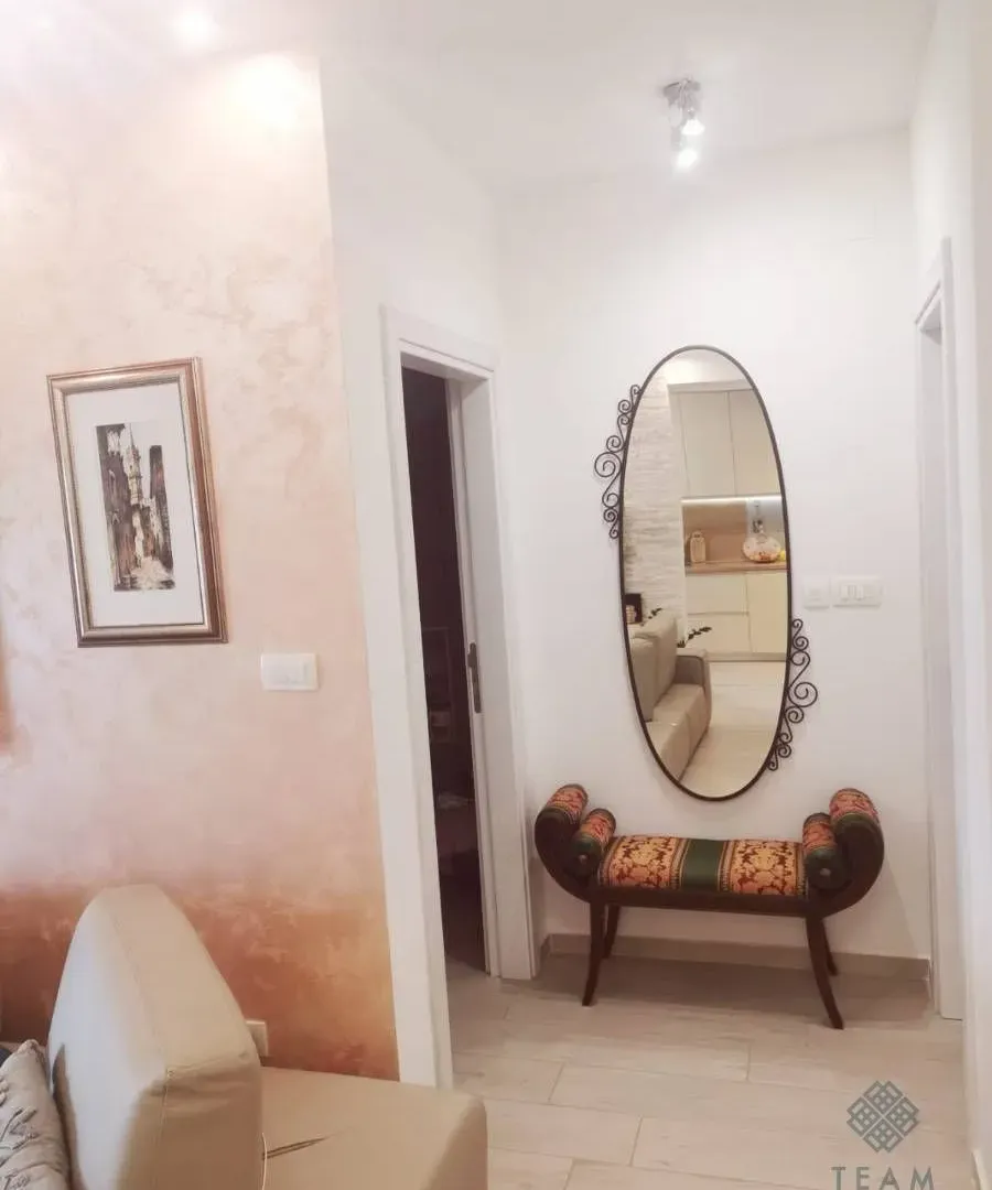Prodaja, jednosoban stan, 61m², Dobrota, Kotor