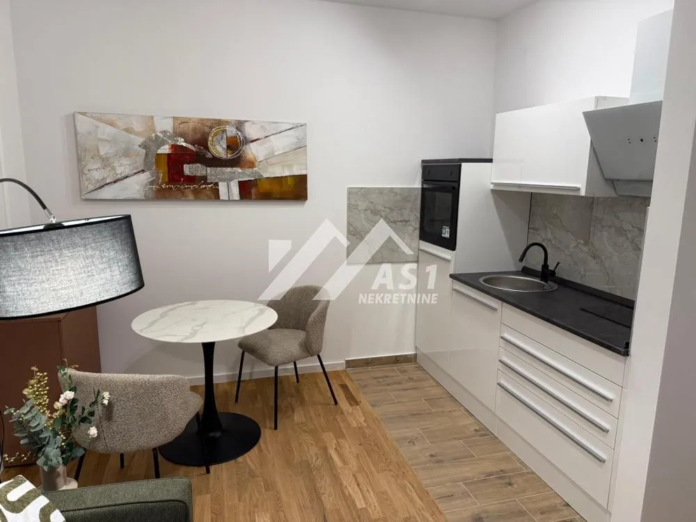 Izdavanje, jednosoban stan, 36m², Salajka, Novi Sad Sve Podlokacije