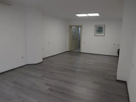 Rent, office space, 120m², Centar, Niš