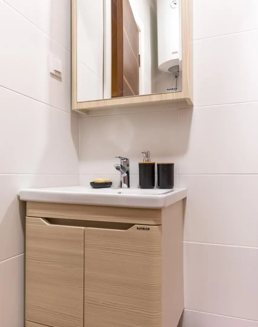 Izdavanje, jednosoban stan, 56m², Bijela, Herceg Novi