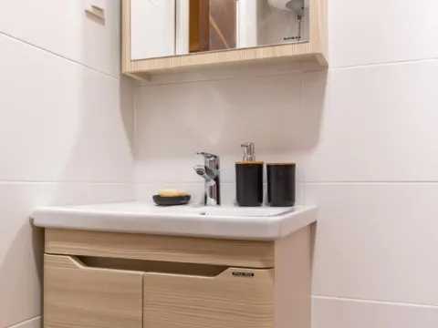 Rent, one bedroom apartment, 56m², Bijela, Herceg Novi - image 10