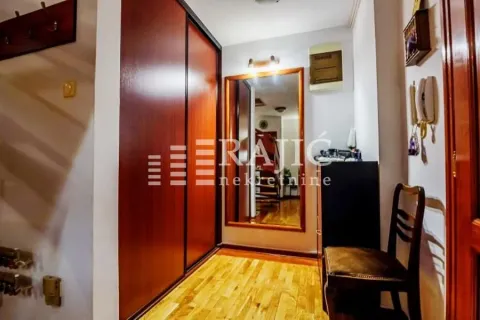 Sale, four bedroom apartment, 105m², Stari Grad, Beograd - image 7