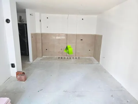 Sale, three bedroom apartment, 74m², Pantelej, Niš