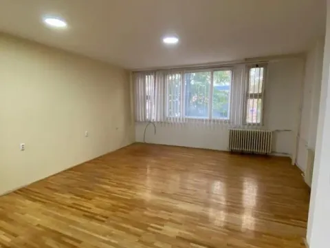 Izdavanje, poslovni prostor, 60m², Čukarica, Beograd - image 2