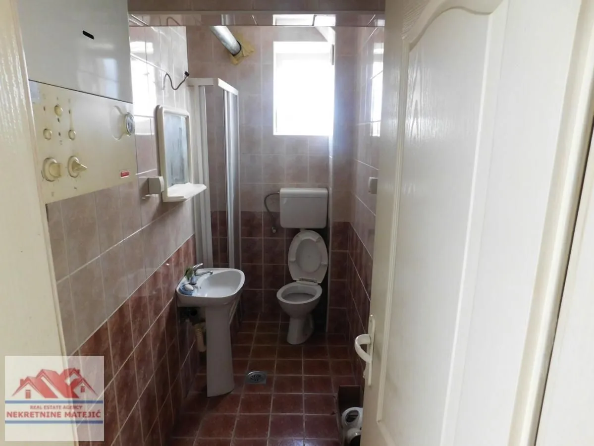 Izdavanje, trosoban stan, 71m², Vašarište, Kragujevac