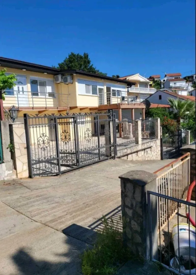 Prodaja, kuća, 167m², Utjeha, Bar