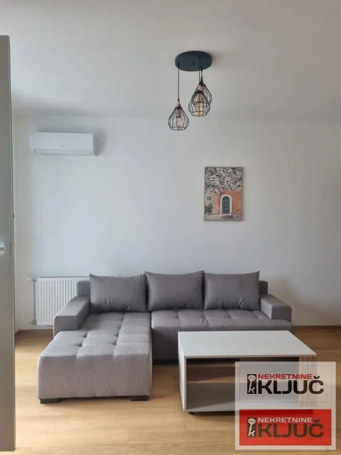 Izdavanje, jednosoban stan, 39m², Bulevar Oslobodjenja, Novi Sad Sve Podlokacije