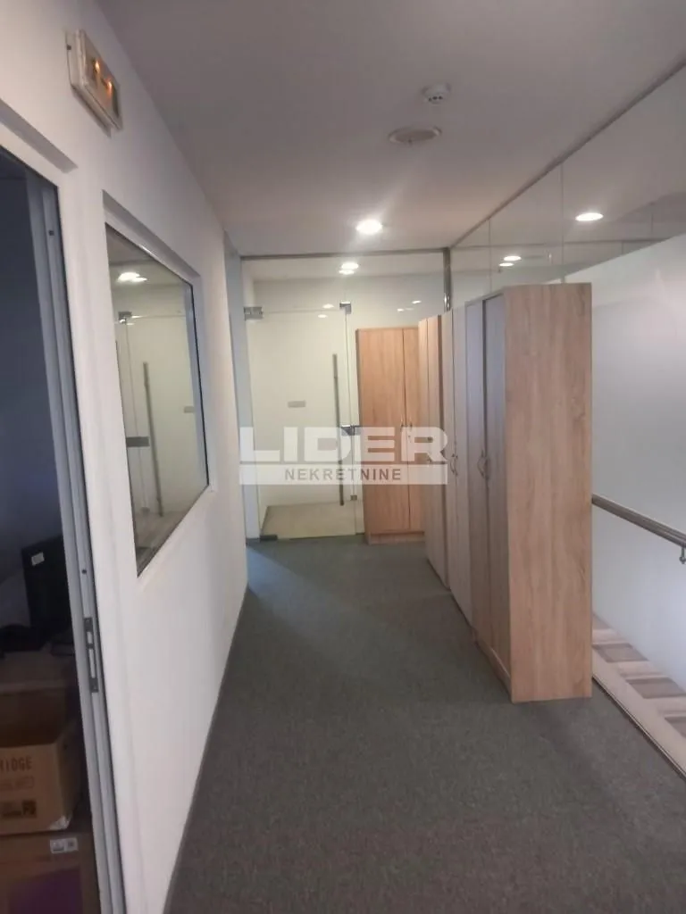 Rent, office space, 310m², Slavija, Vračar Sve Podlokacije