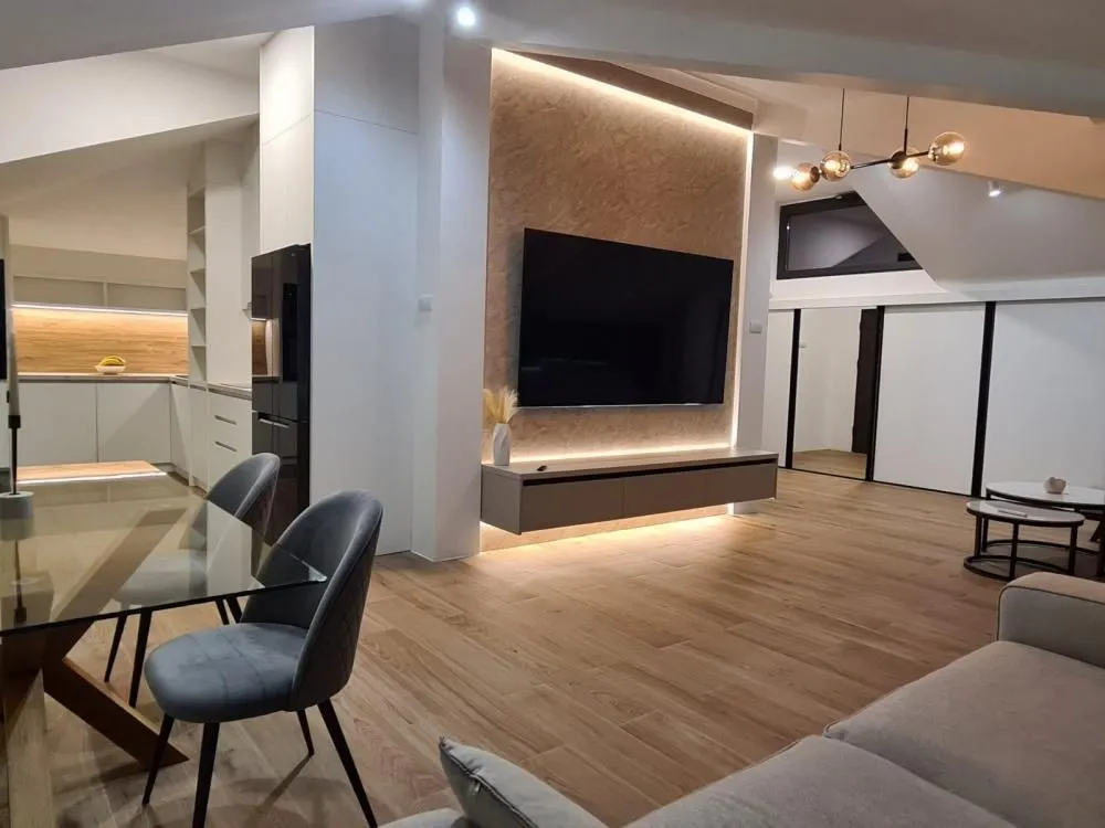 Rent, three bedroom apartment, 360m², Savski Venac, Beograd