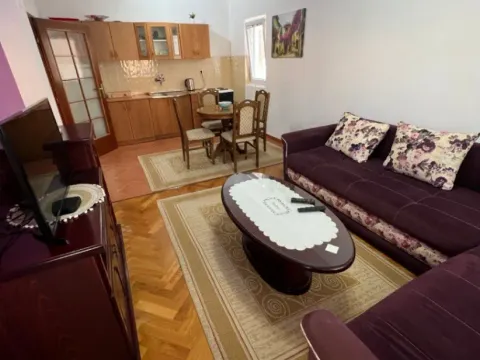 Izdavanje, jednosoban stan, 50m², Centar, Bar - image 6