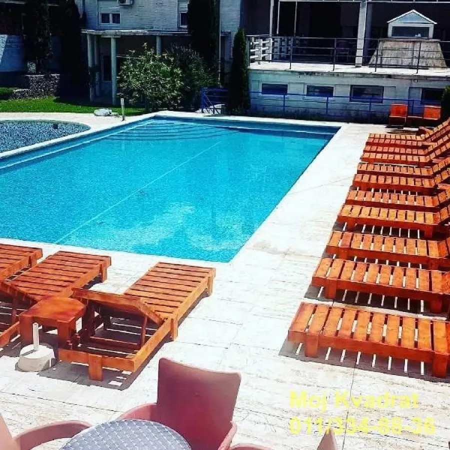 Izdavanje, ugostiteljski objekat, 718m², Gornji Milanovac, Srbija