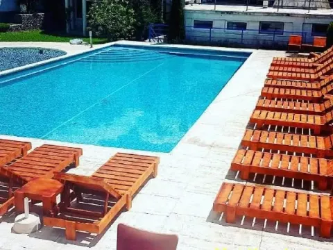 Rent, hospitality venue, 718m², Gornji Milanovac, Srbija