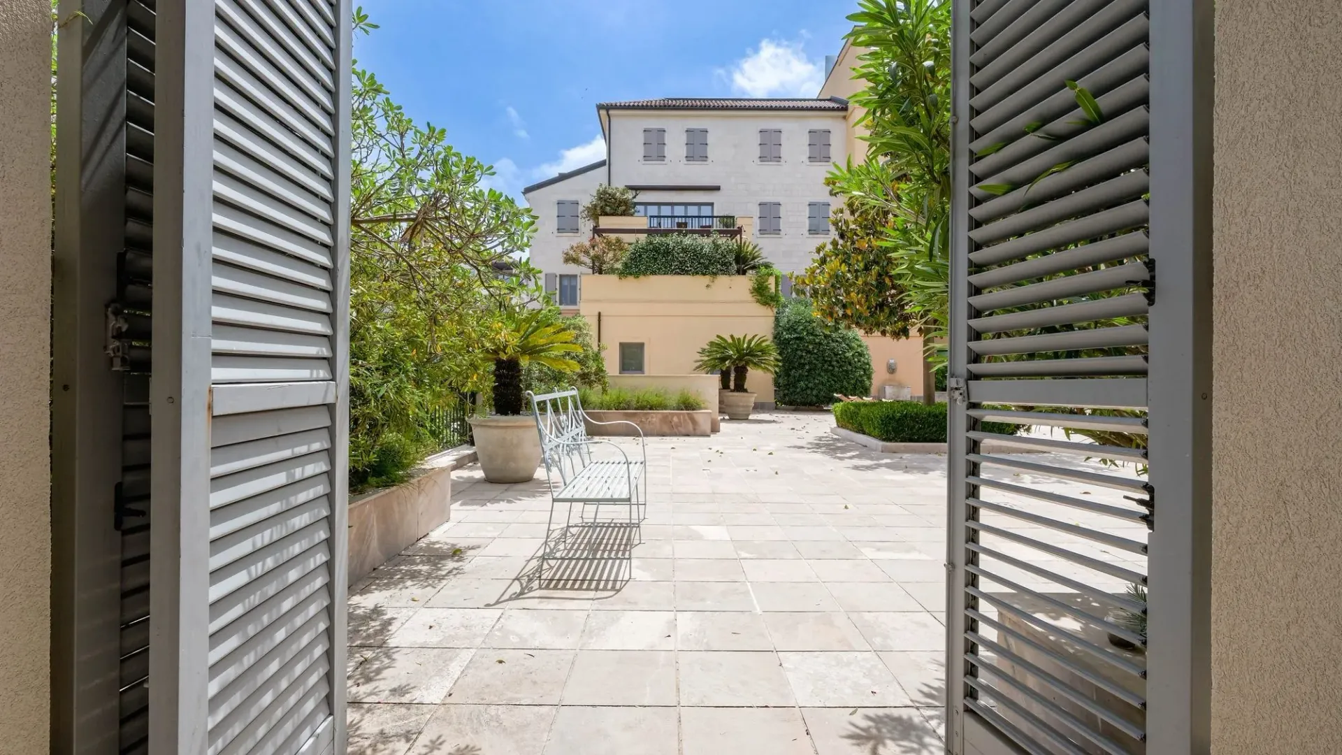 Prodaja, jednosoban stan, 68m², Tivat, Crna Gora