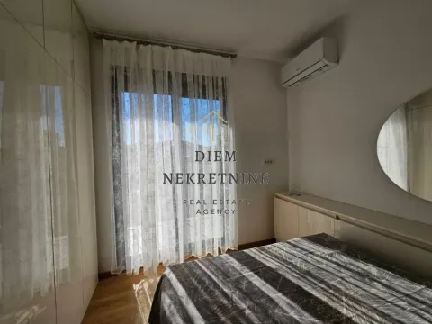 Rent, two bedroom apartment, 55m², Centar, Bar - image 11