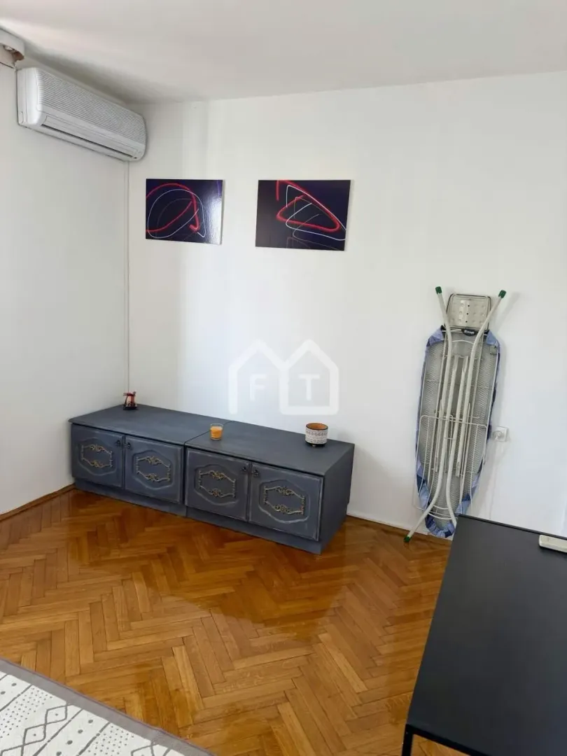Rent, two bedroom apartment, 52m², Južni Bulevar, Vračar Sve Podlokacije