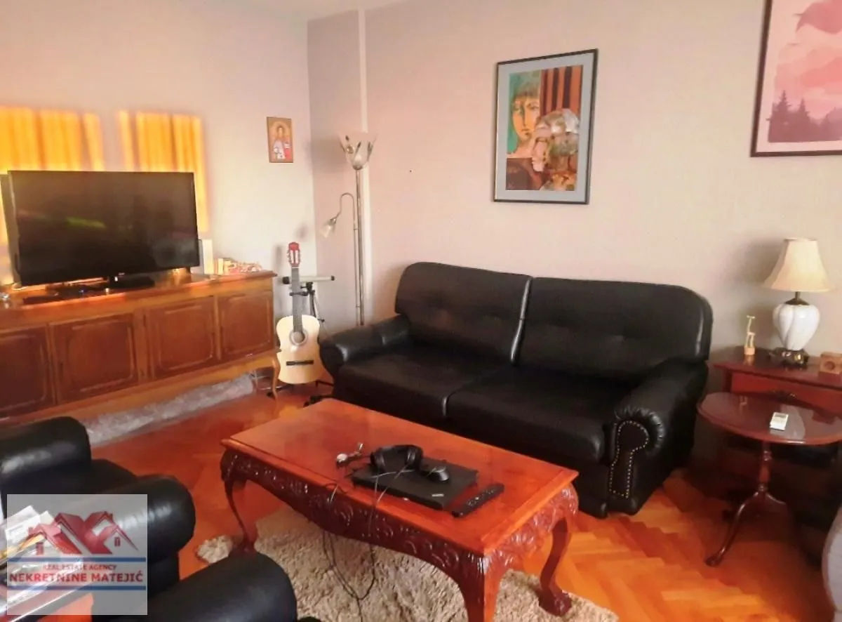 Prodaja, trosoban stan, 77m², Centar, Kragujevac