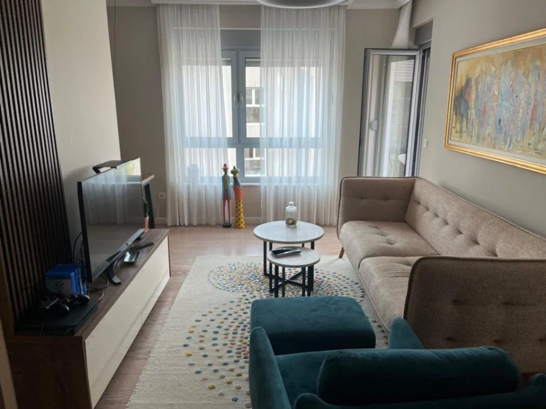 Izdavanje, dvosoban stan, 60m², Tivat, Crna Gora