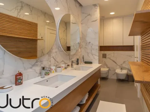 Prodaja, trosoban stan, 237m², Centar, Bar - image 32