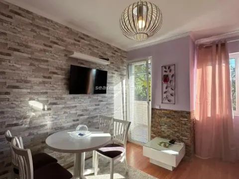 Rent, two bedroom apartment, 75m², Centar, Tivat - image 2