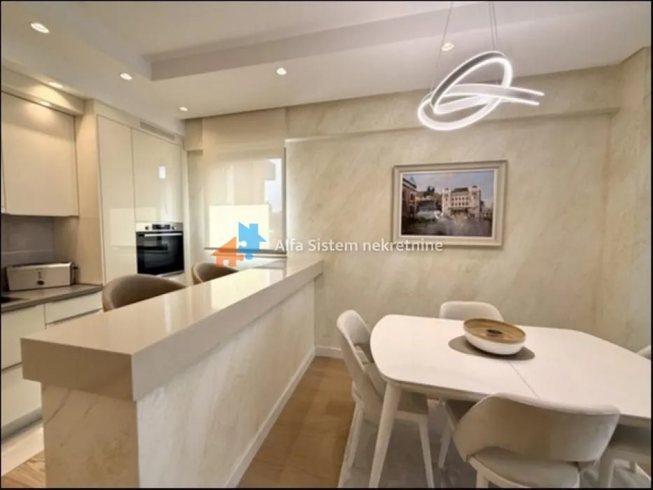 Rent, four bedroom apartment, 122m², Savski Venac, Beograd