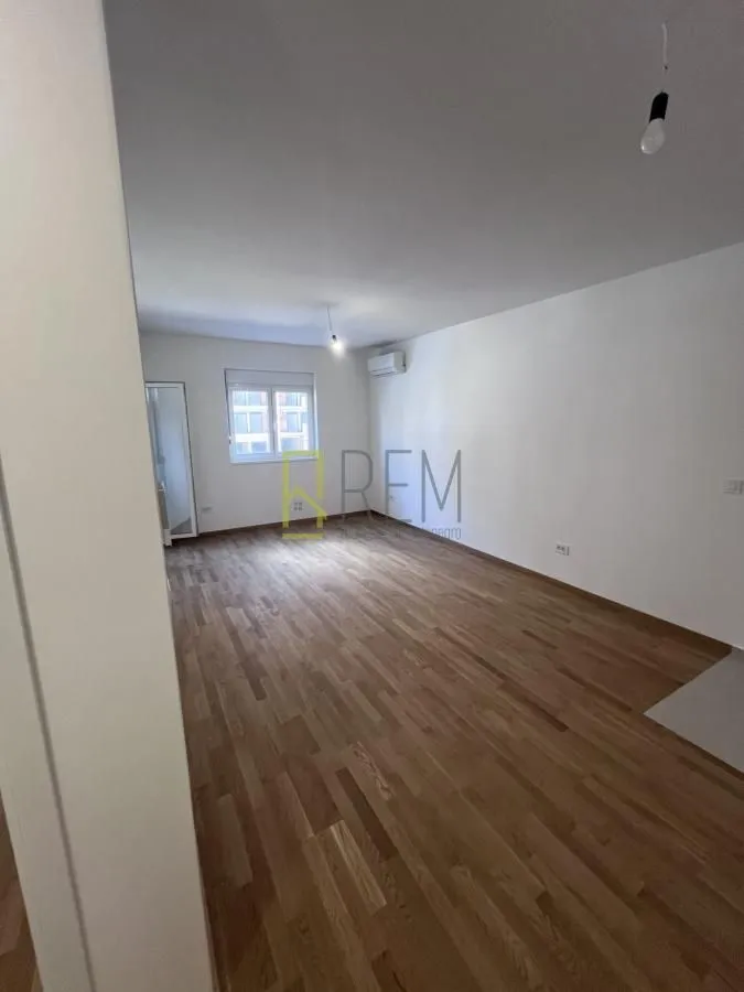 Rent, one bedroom apartment, 46m², Stari Aerodrom, Podgorica