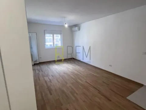 Izdavanje, jednosoban stan, 46m², Stari Aerodrom, Podgorica - image 14