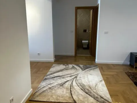 Izdavanje, trosoban stan, 80m², Stari Grad, Beograd - image 2