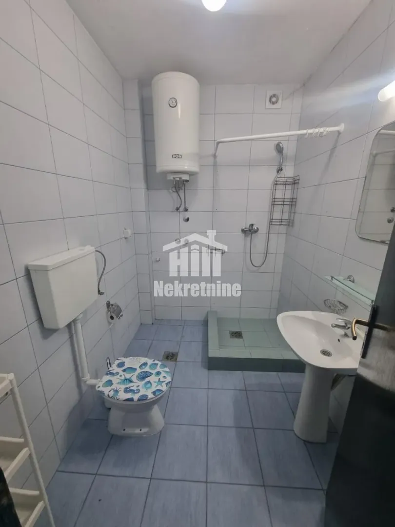 Izdavanje, trosoban stan, 69m², Zemun Sve Podlokacije, Beograd