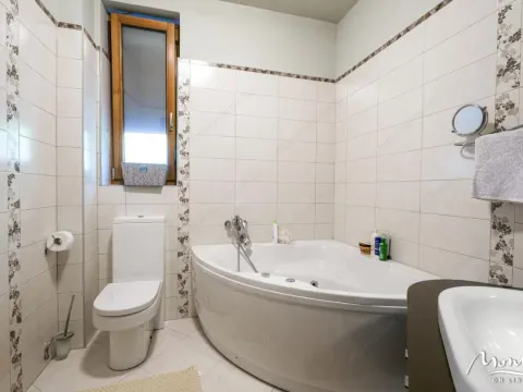 Sale, house, 305m², Orahovac, Kotor - image 34