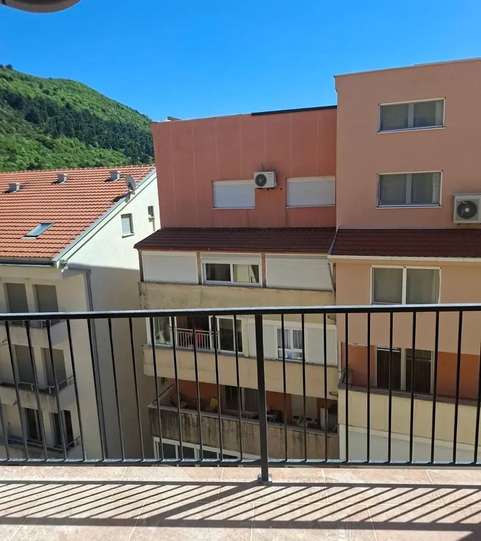 Prodaja, jednosoban stan, 56m², Lazi, Budva