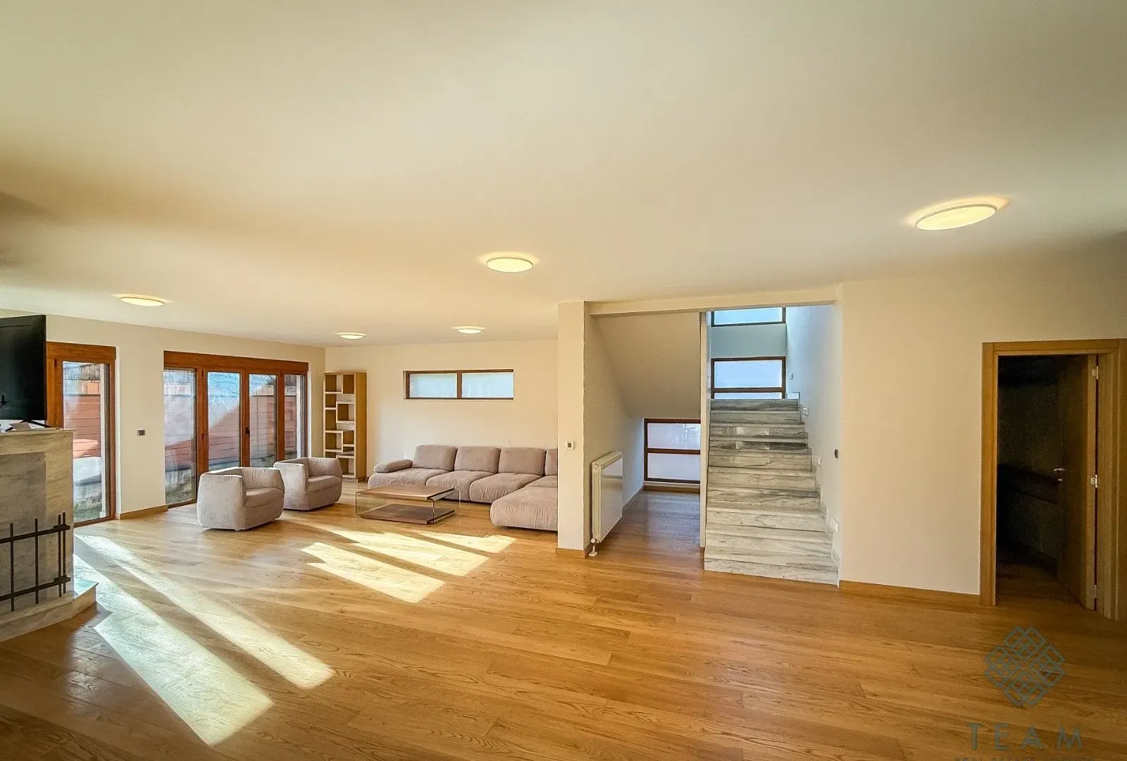 Prodaja, kuća, 330m², Centar, Kolašin