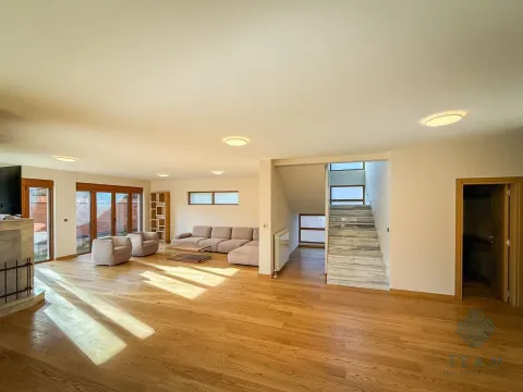 Sale, house, 330m², Centar, Kolašin - image 10