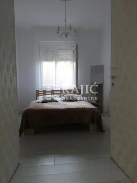 Bedroom with a double bed. - image 2