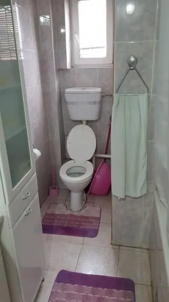 Izdavanje, dvosoban stan, 50m², Centar, Niš