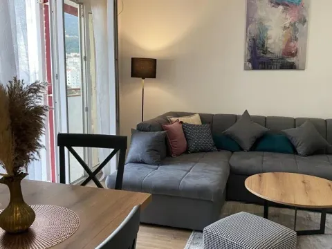 Izdavanje, trosoban stan, 90m², Budva, Crna Gora - image 16