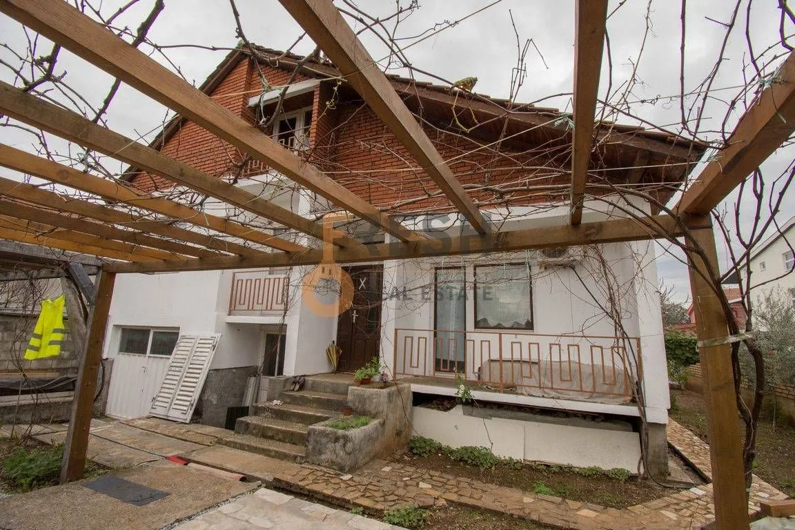 Prodaja, kuća, 120m², Gornja Gorica, Podgorica